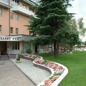 Embassy Pero